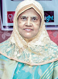 Prof. Dr. Sayeba Akhter
  - গাইনোকলজি বিশেষজ্ঞ, প্রসূতি বিশেষজ্ঞ এবং সার্জন